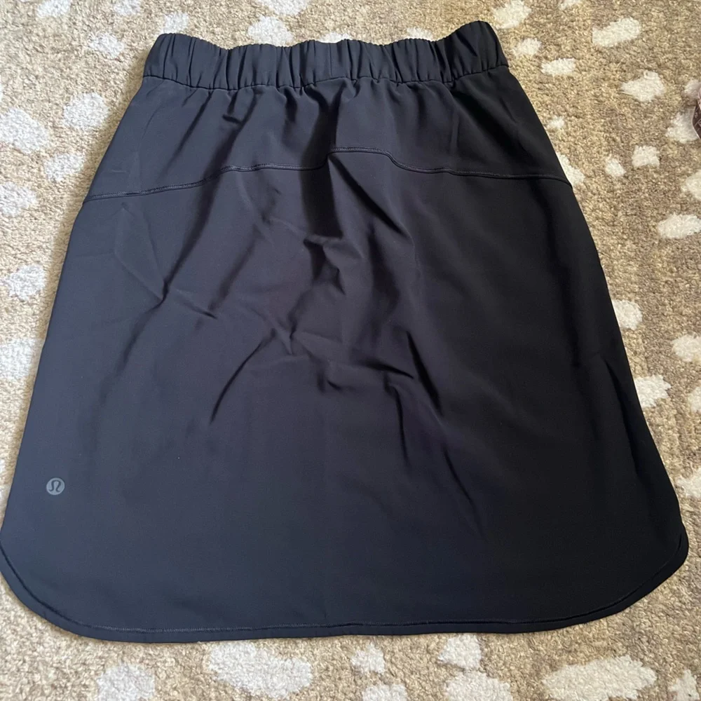 NWOT Lululemon On The Fly Skirt - Picture 2 of 5